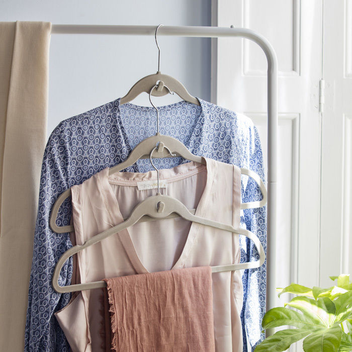 Set van 4 Antislip Kinder Kledinghangers 'Velvet' met Broeklat 6 Compactor
